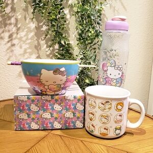 Hello Kitty Starry Gift Set: Holographic Ramen Bowl, Zodiac Mug, Water Bottle